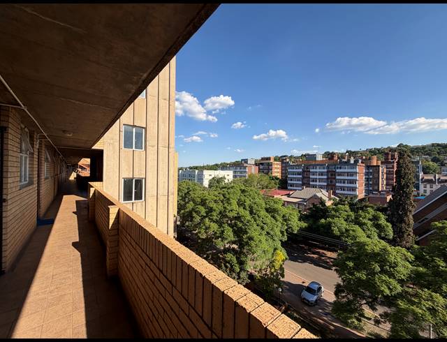 3 BEDROOM APARTMENT FOR SALE IN SUNNYSIDE